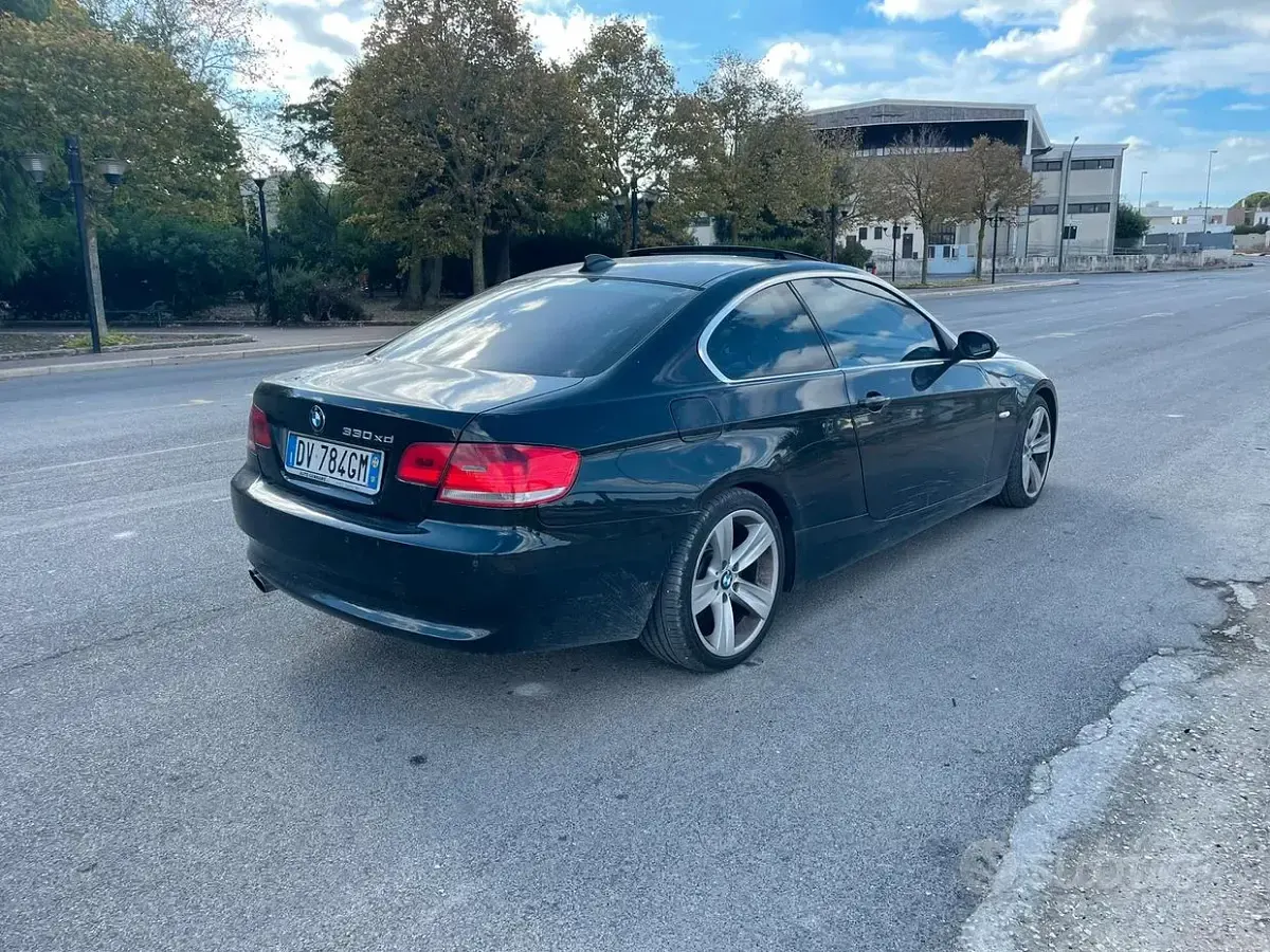 Usata BMW 330 231 CV (169 kW) 2006 Nero