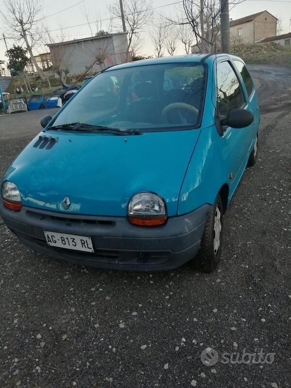 Blu Usata 1996 Renault Twingo Due volumi | 1800 € - Immagine 1/4