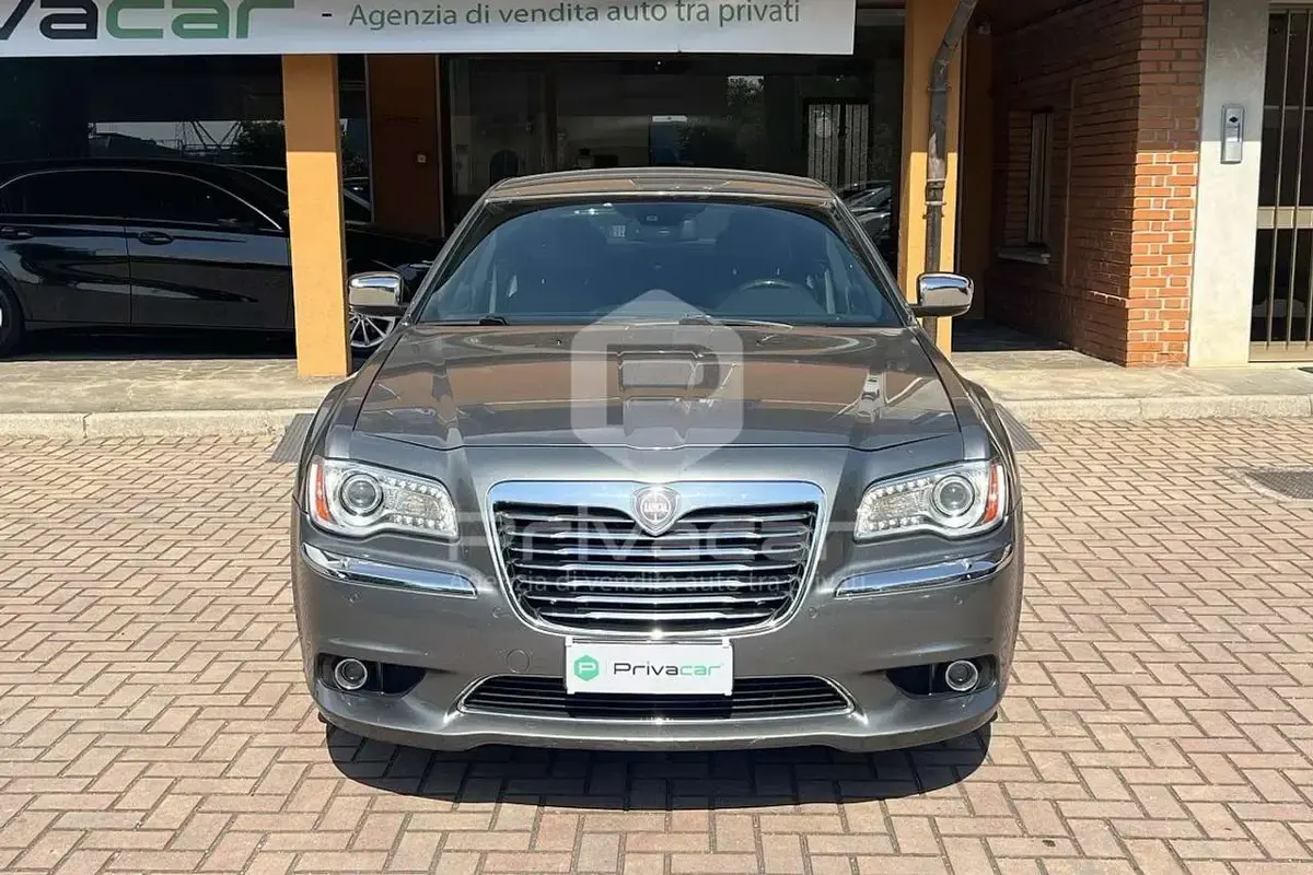 Usata Lancia Thema Platinum 239 CV (175 kW) 2012 Grigio Berlina