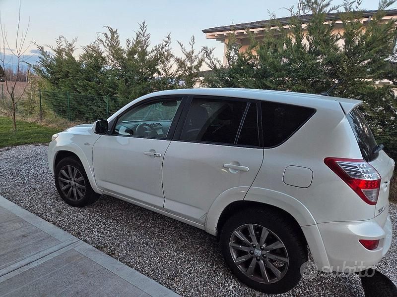 Usata Toyota RAV4 150 CV (110 kW) 2012 Bianco SUV
