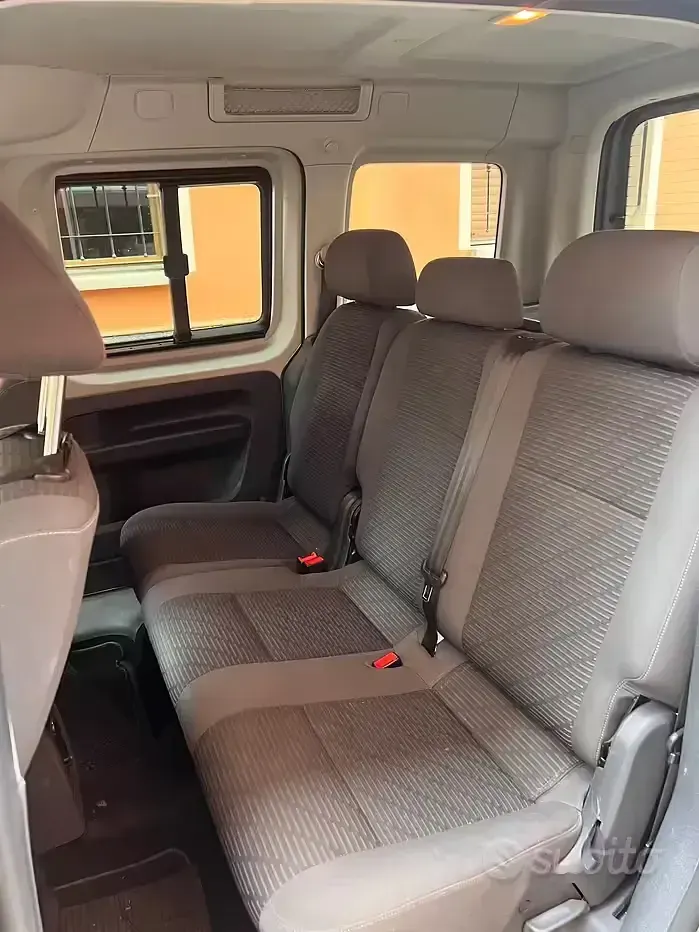 Begagnad VW Caddy 102 HK (75 kW) 2014 Minibuss