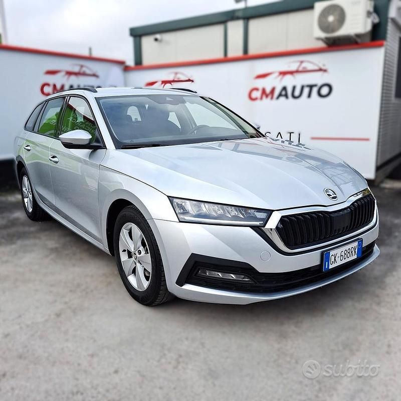 Usado Skoda Octavia G-TEC Style 131 CV (96 kW) 2022 Gris Familiar