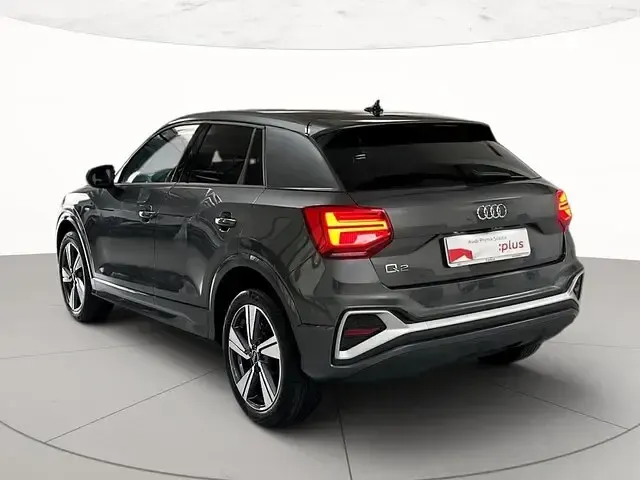 Usata Audi Q2 Advanced 116 CV (85 kW) 2024 Grigio daytona perlato SUV
