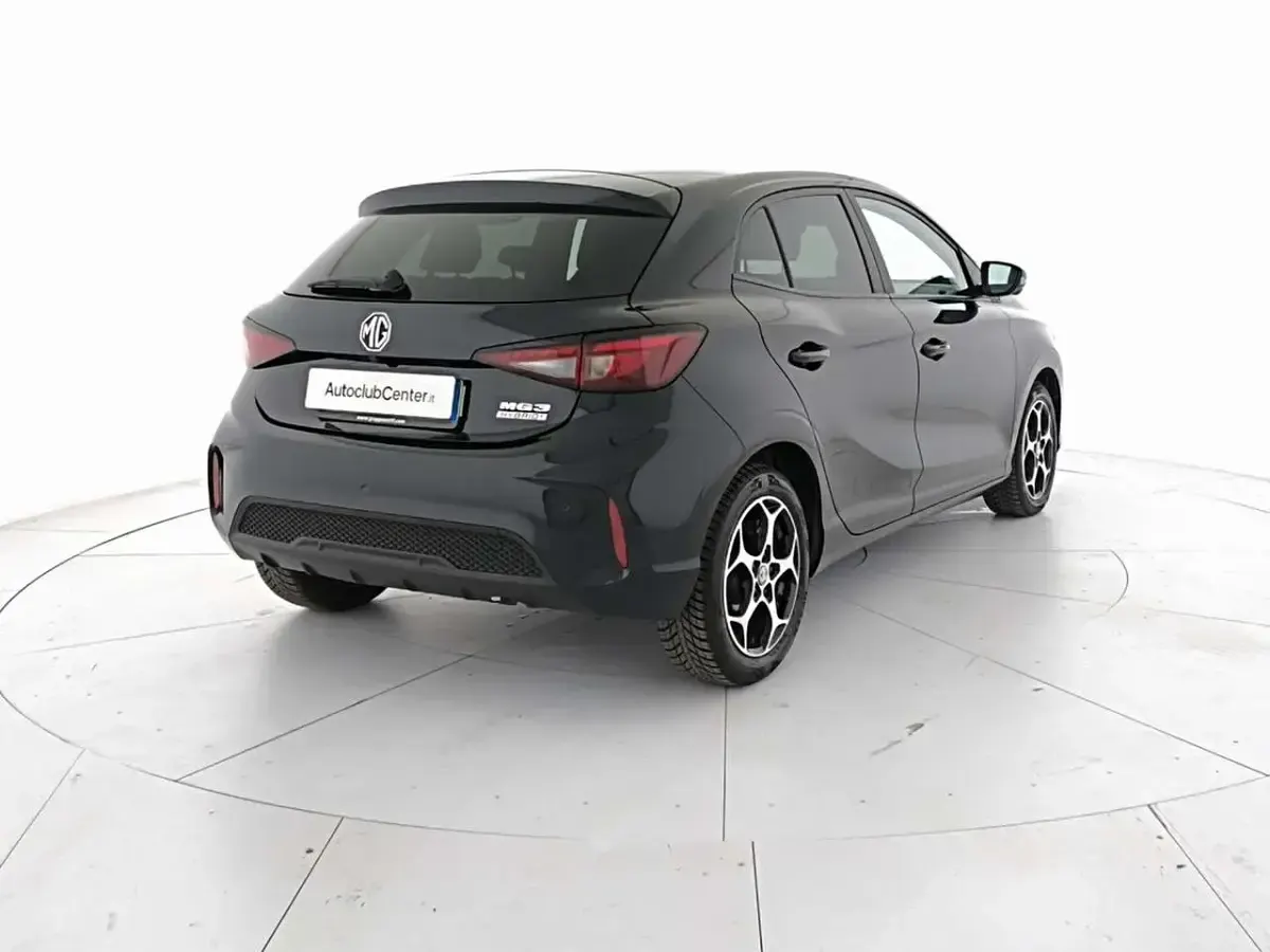 Usata MG MG3 Luxury 102 CV (75 kW) 2024 Nero Utilitaria