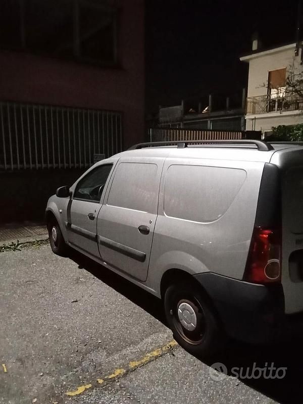 Usata Dacia Logan 2011 Grigio Berlina