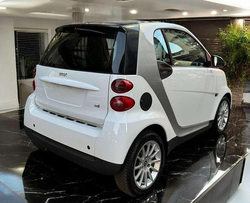 Usata Smart ForTwo Coupé Passion 54 CV (39 kW) 2011 Bianco Utilitaria