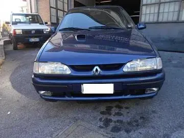 Usata Renault 19 138 CV (101 kW) 1994 Blu/azzurro Berlina