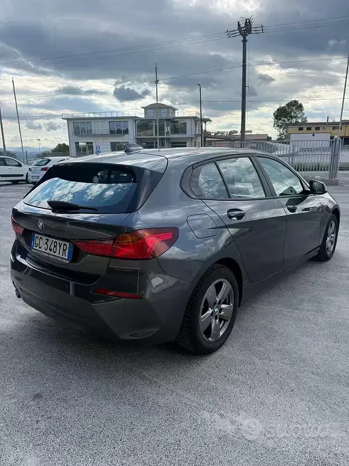 Usata BMW 116 Advantage 116 CV (85 kW) 2020 Grigio Utilitaria