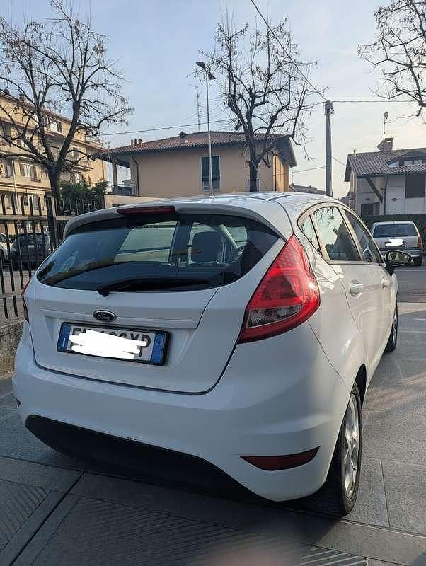 Usata Ford Fiesta Business Edition 97 CV (71 kW) 2012 Berlina