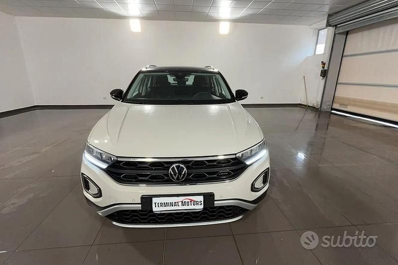 Usata VW T-Roc Life 149 CV (109 kW) 2022 Beige SUV