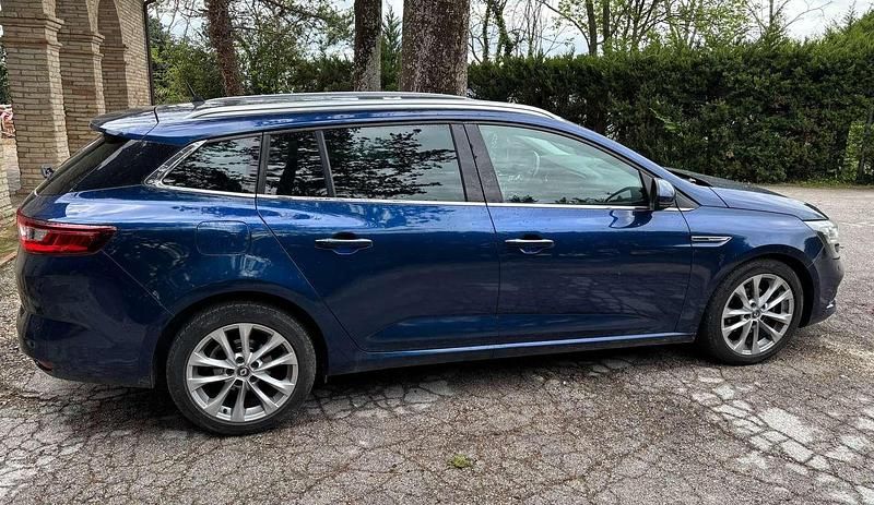 Usata Renault Mégane GrandTour Intens 110 CV (80 kW) 2017 Blu/azzurro Station wagon
