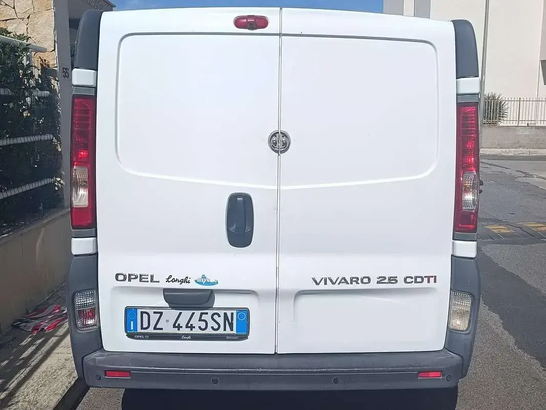 Usata Opel Vivaro 147 CV (108 kW) 2009 Bianco Monovolume