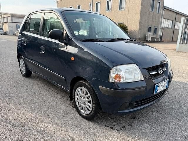 Usata Hyundai Atos Comfort 62 CV (45 kW) 2005 Blu/azzurro Utilitaria