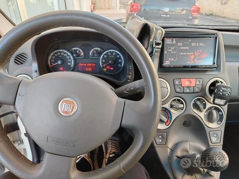 Usata Fiat Panda Cross 77 CV (56 kW) 2011 Bianco Utilitaria