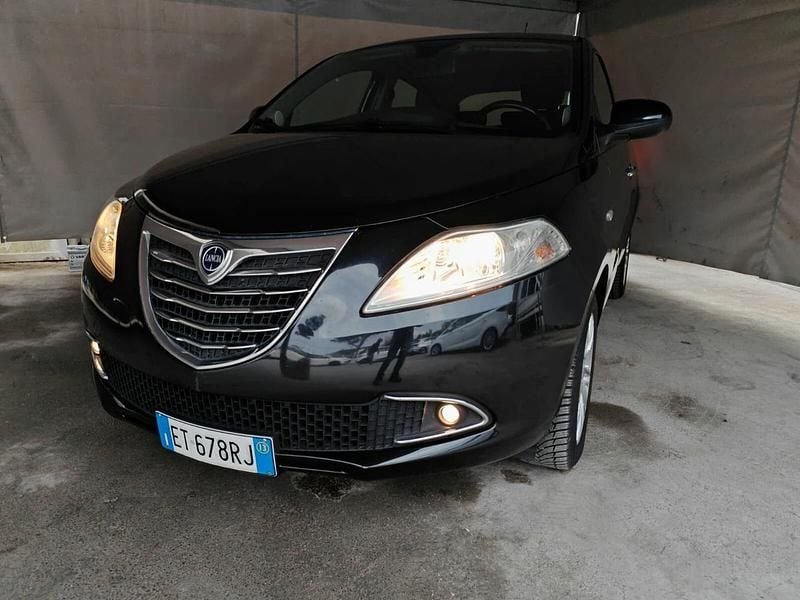Usata Lancia Ypsilon S 95 CV (69 kW) 2013 Nero Utilitaria