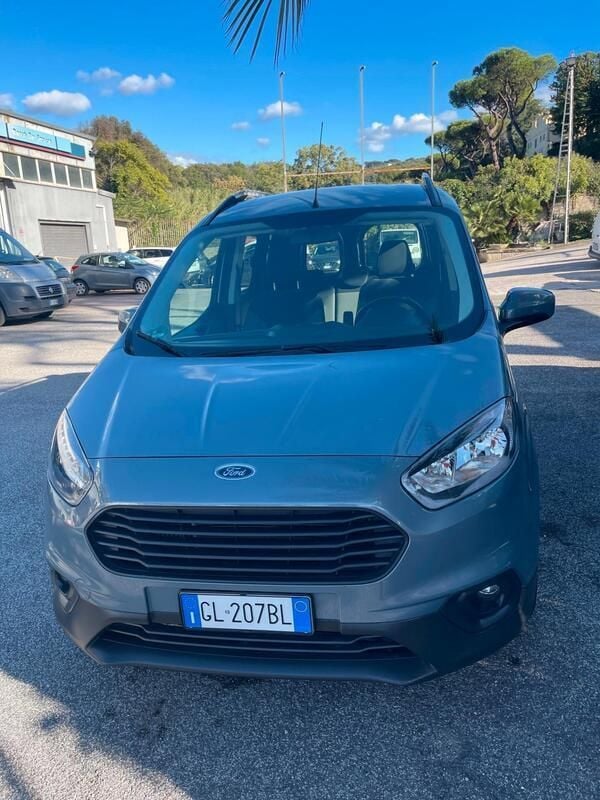 Grigio Usata 2020 Ford Courier Trend Monovolume | 12.290 € (Cara) - Immagine 1/4