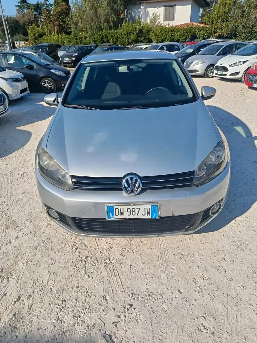Usata VW Golf VI Comfortline 122 CV (89 kW) 2010 Argento Utilitaria