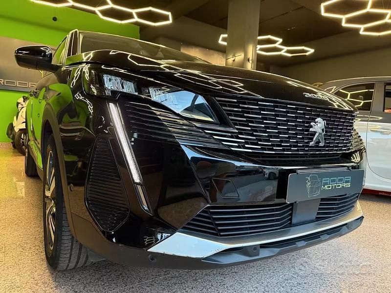 Usata Peugeot 3008 Allure 131 CV (96 kW) 2022 Nero SUV