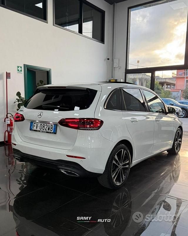 Usata Mercedes B180 116 CV (85 kW) 2019 Bianco Monovolume