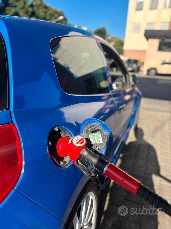 Usado Renault Clio R.S. R.S. 200 CV (147 kW) 2007 Azul Utilitario