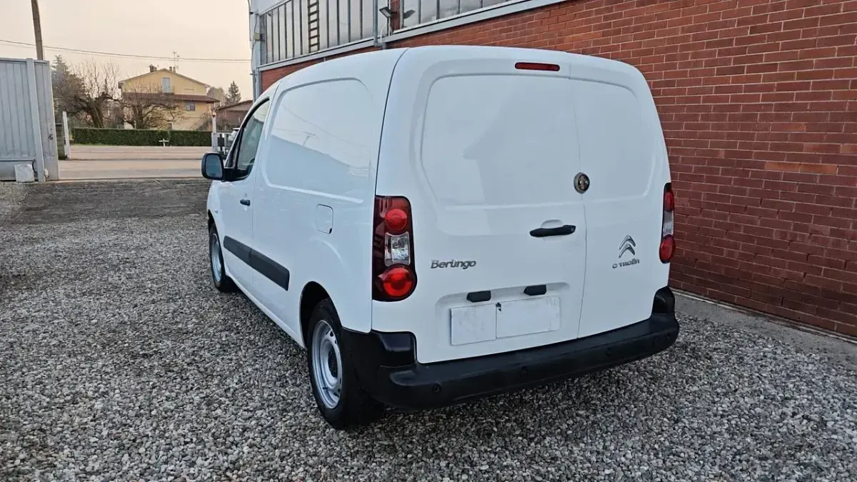 Usata Citroën Berlingo Feel 69 CV (50 kW) 2017 Bianco Monovolume
