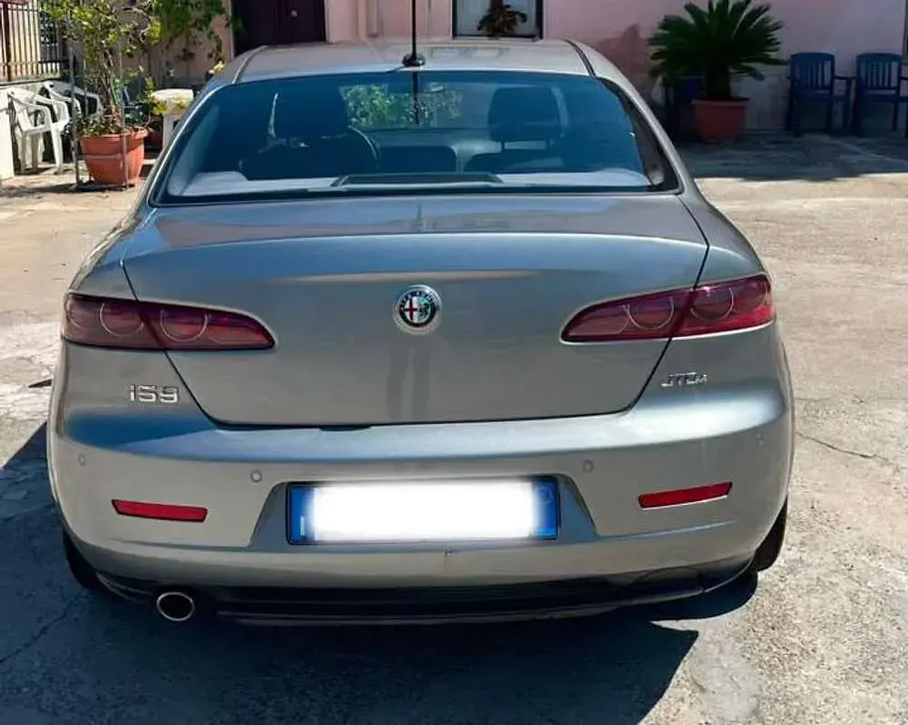 Usata Alfa Romeo 159 Progression 170 CV (125 kW) 2011 Grigio Berlina