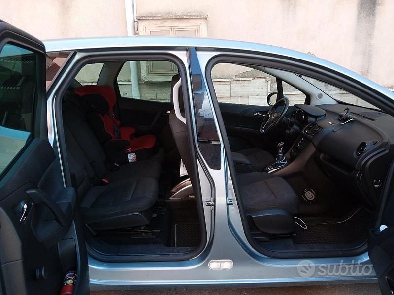 Usata Opel Meriva 95 CV (69 kW) 2011 Grigio Monovolume