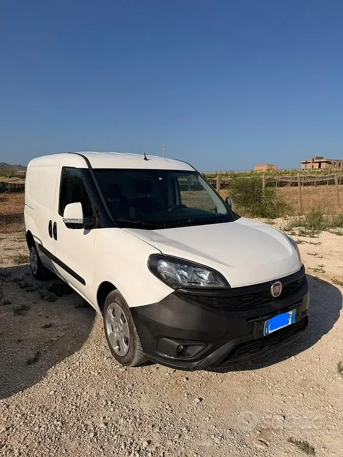 Usata Fiat Doblò 105 CV (77 kW) 2019 Bianco Monovolume