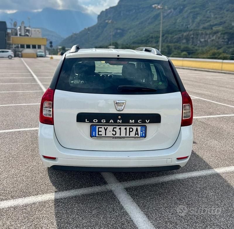 Usata Dacia Logan MCV Lauréate 75 CV (55 kW) 2015 Bianco Station wagon
