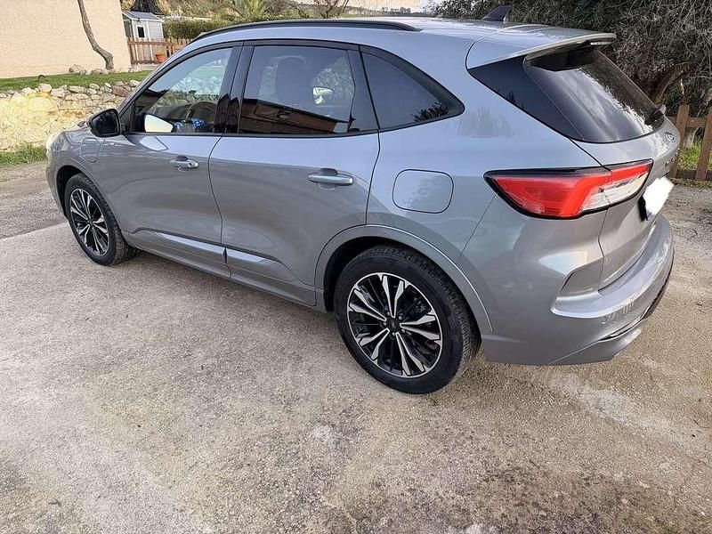 Begagnad Ford Kuga ST-Line 152 HK (111 kW) 2021 Grå SUV