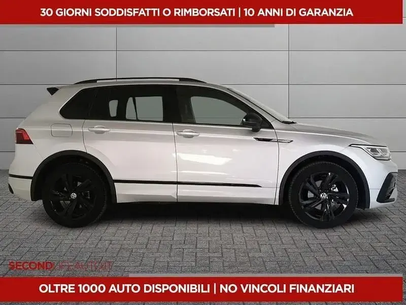 Usata VW Tiguan R-line 150 CV (110 kW) 2024 Argento SUV