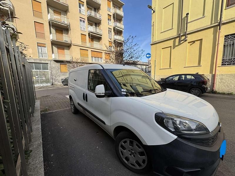 Usata Fiat Doblò 163 CV (119 kW) 2018 Bianco Monovolume