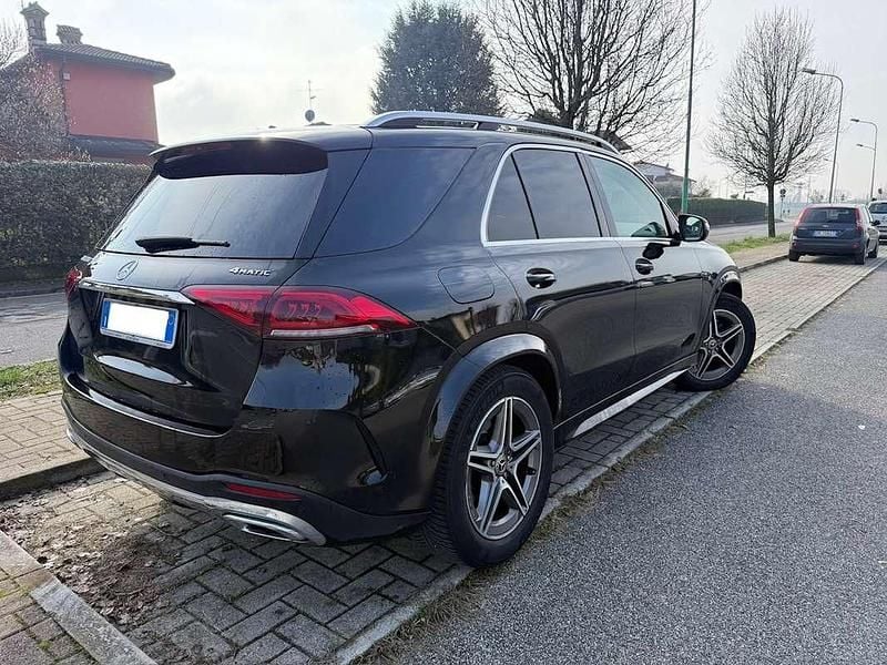 Käytetty Mercedes GLE400 Premium Plus 330 HP (242 kW) 2022 Musta Katumaasturi
