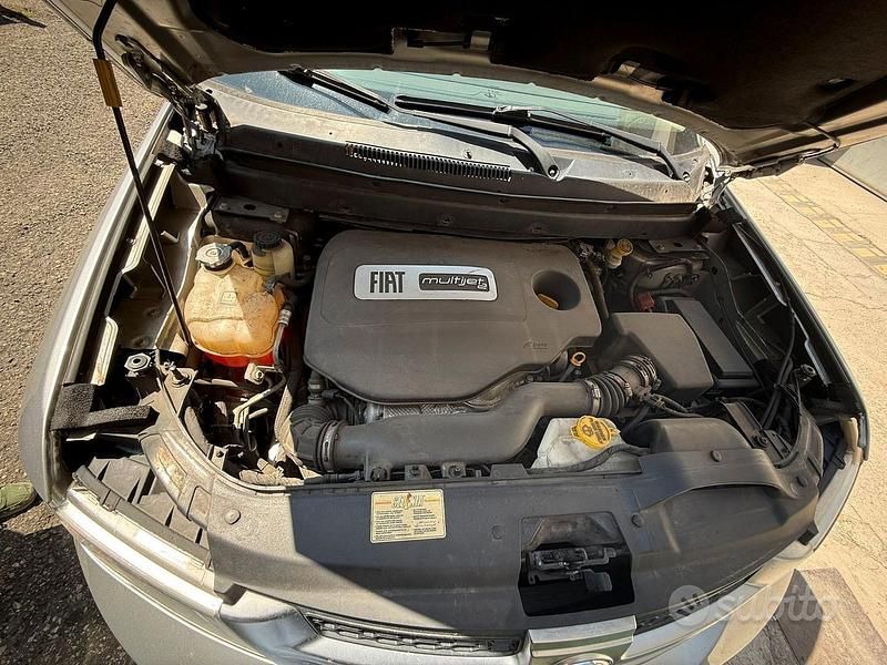 Usata Fiat Freemont 140 CV (102 kW) 2014 Grigio SUV