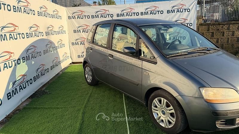 Usata Fiat Idea Emotion 70 CV (51 kW) 2005 Grigio Monovolume