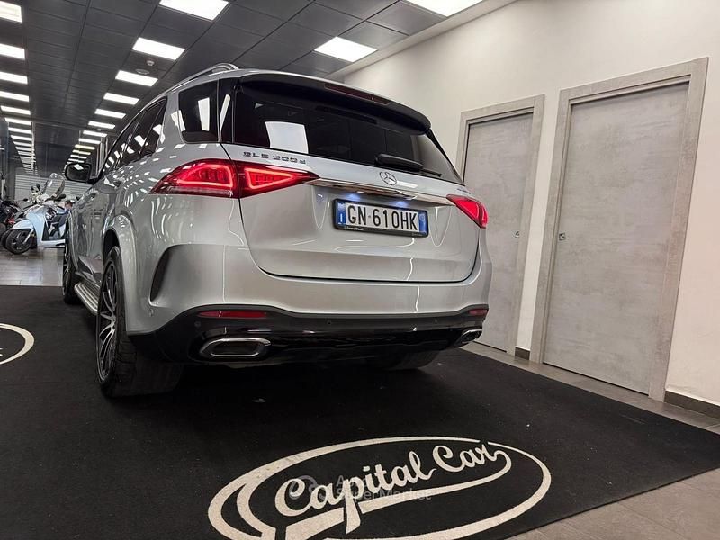 Usado Mercedes GLE300 Premium 272 CV (200 kW) 2023 Plateado SUV