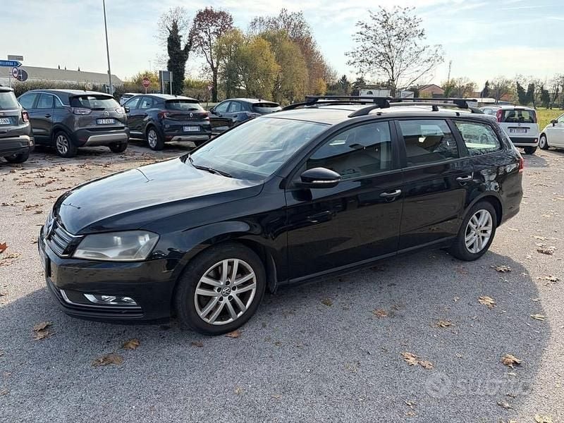 Usata VW Passat 105 CV (77 kW) 2012 Nero Station wagon