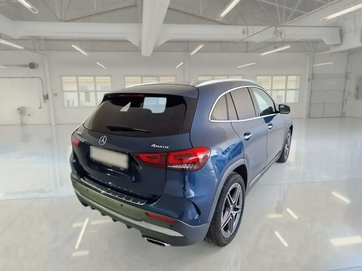 Usata Mercedes GLA200 Premium 150 CV (110 kW) 2021 Blu SUV