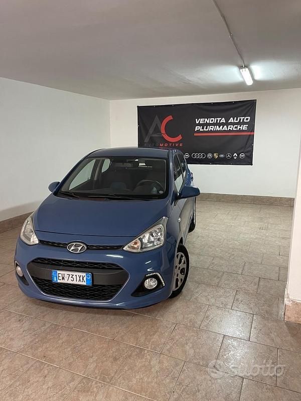 Blu Usata 2014 Hyundai i10 Comfort Due volumi | 4499 € (Buon prezzo) - Immagine 1/4