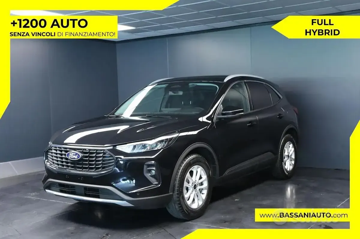 Usata Ford Kuga Titanium 179 CV (131 kW) 2025 Nero SUV