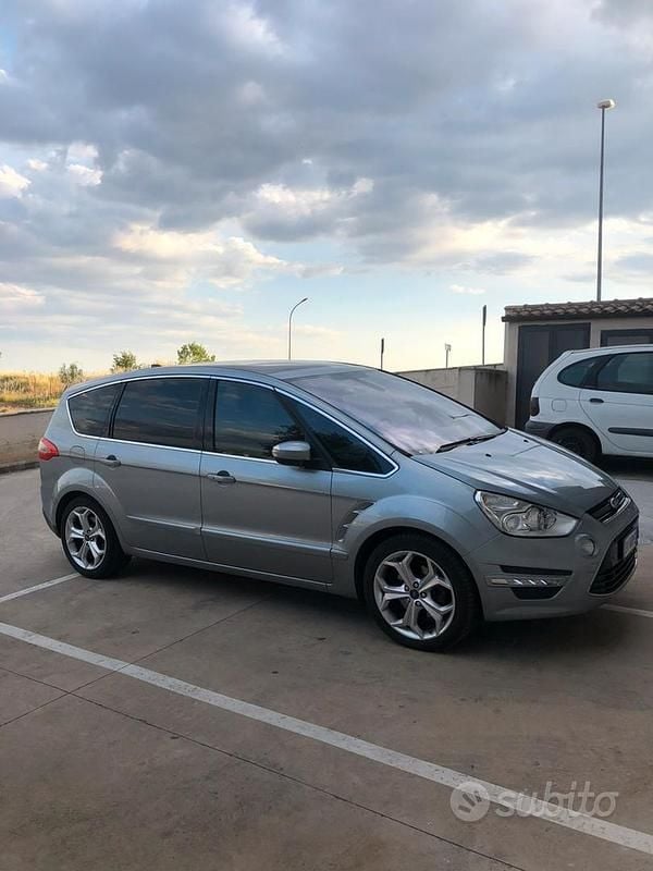 Usata Ford S-MAX 200 CV (147 kW) 2012 Grigio Monovolume