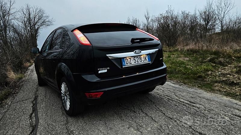 Usata Ford Focus Titanium 109 CV (80 kW) 2009 Nero Berlina