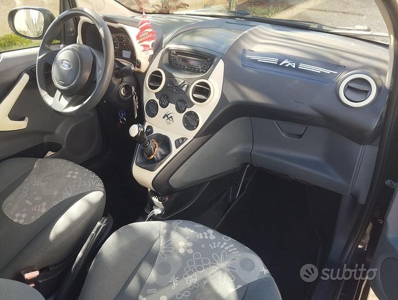 Begagnad Ford Ka S 75 HK (55 kW) 2011 Svart Halvkombi
