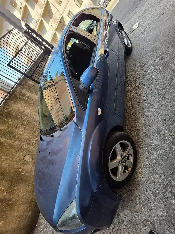 Usata Ford Focus 90 CV (66 kW) 2006 Bluazzurro Berlina