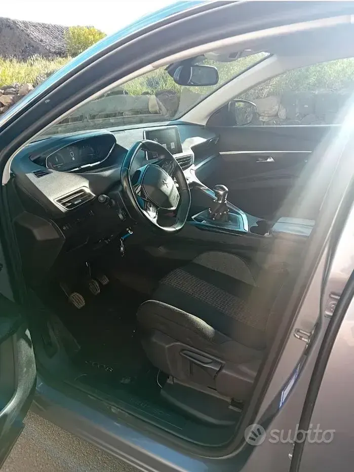 Usata Peugeot 3008 120 CV (88 kW) 2019 SUV