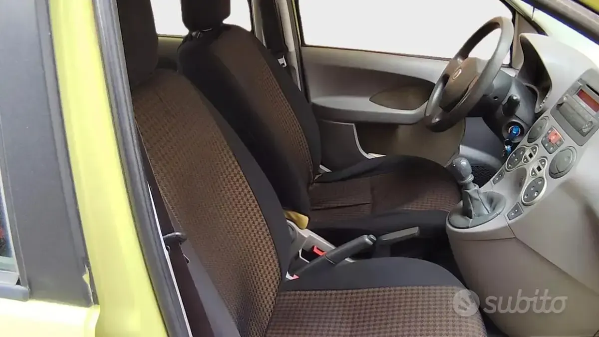 Usata Fiat Panda Emotion 60 CV (44 kW) 2004 Giallo Utilitaria