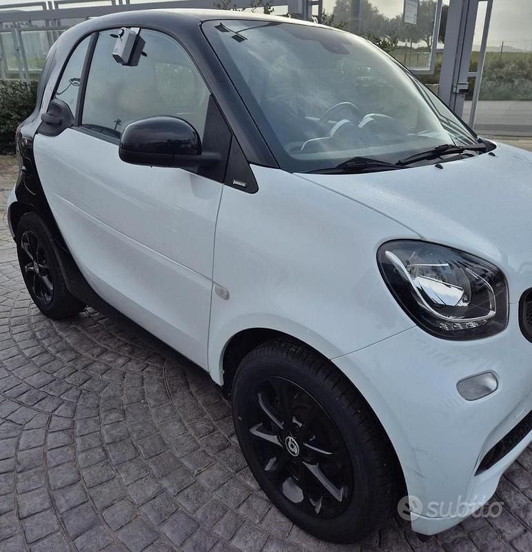 Usata Smart ForTwo Coupé 71 CV (52 kW) 2015 Bianco Coupé