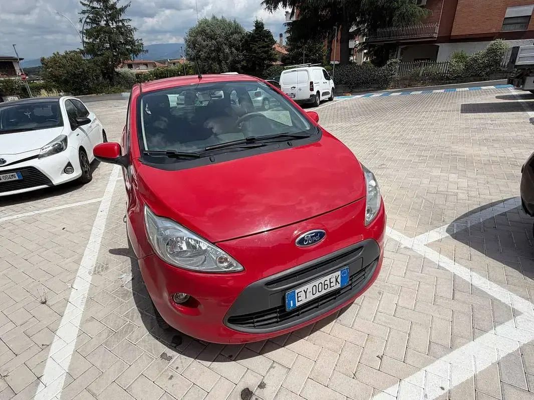 Usata Ford Ka 69 CV (50 kW) 2015 Rosso Berlina