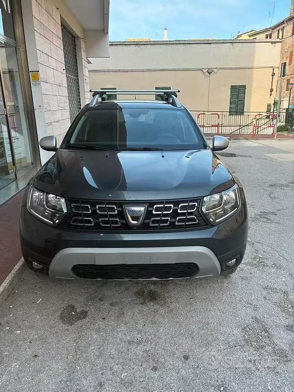 Usata Dacia Duster Prestige 116 CV (85 kW) 2019 Grigio SUV
