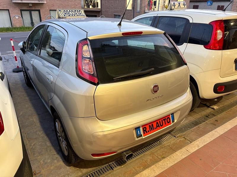 Usata Fiat Punto Lounge 85 CV (62 kW) 2015 Argento Utilitaria